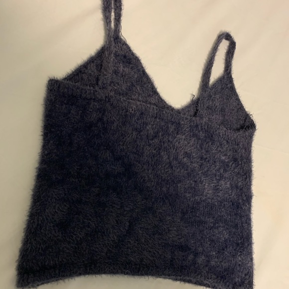Fuzzy crop top - Picture 2 of 4